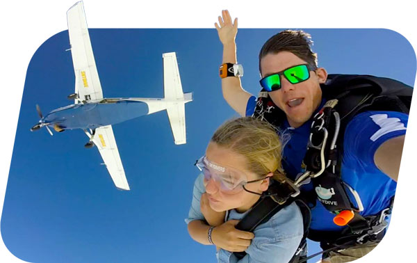 skydiving airlie beach