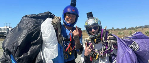 skydivers in Airlie Beach