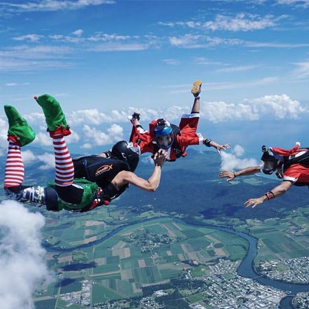 Licensed skydivers jumping in Innisfail Cairns QLD