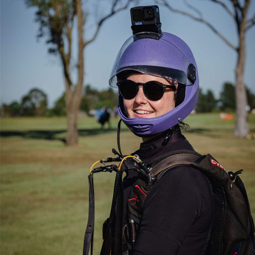 licensed skydiver cairns